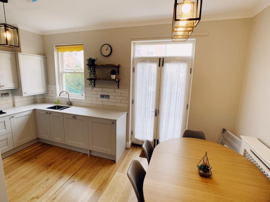 Tynemouth Seaside 3 Bed House Close To Beach/Bars/Restaurants - Parking Space Included Villa Exterior photo
