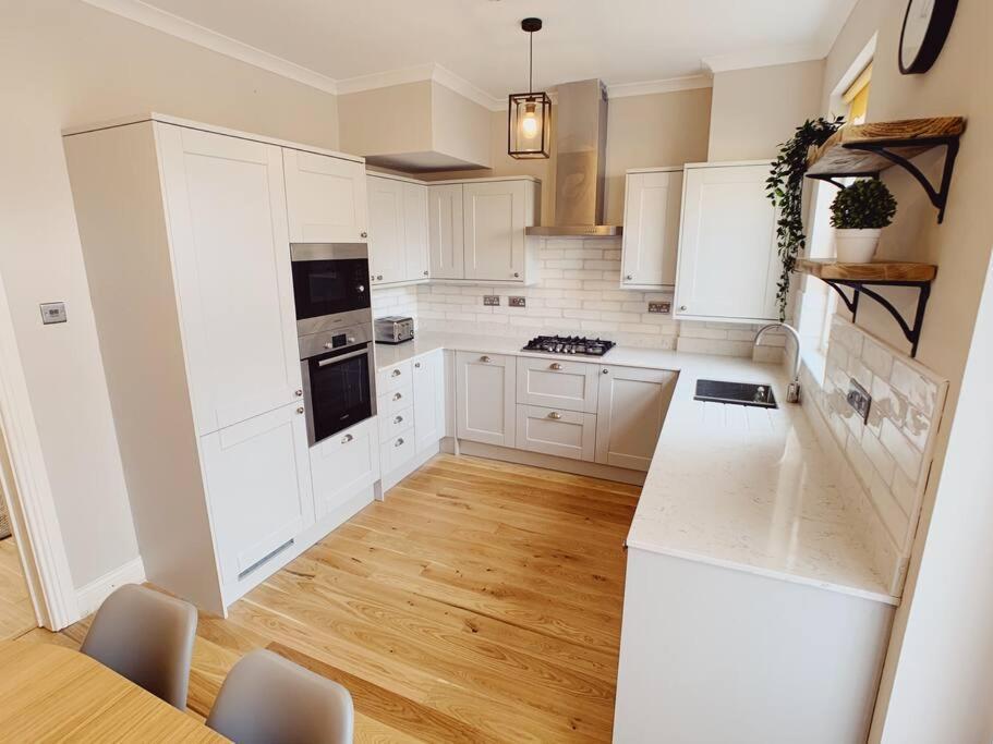 Tynemouth Seaside 3 Bed House Close To Beach/Bars/Restaurants - Parking Space Included Villa Exterior photo